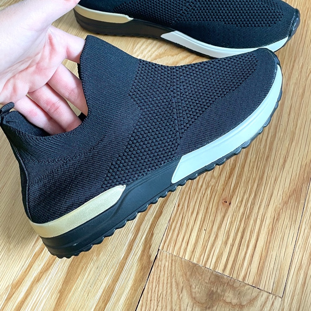 Never worn -Black Sock Tennis shoe